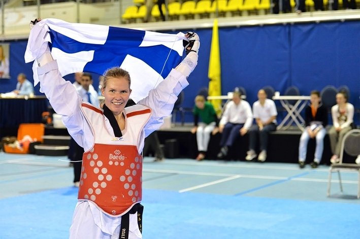 Suvi Mikkonen edusti Suomea myös Lontoon Olympiakisoissa sijoittuen 5:lle sijalle.